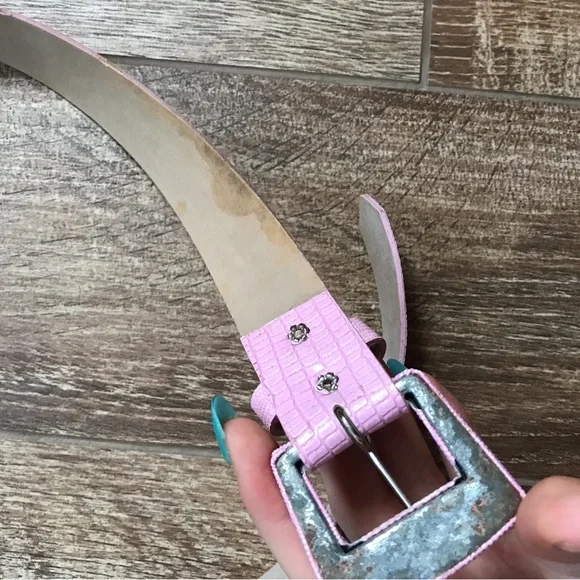 Pink faux alligator belt - Picture 6 of 11
